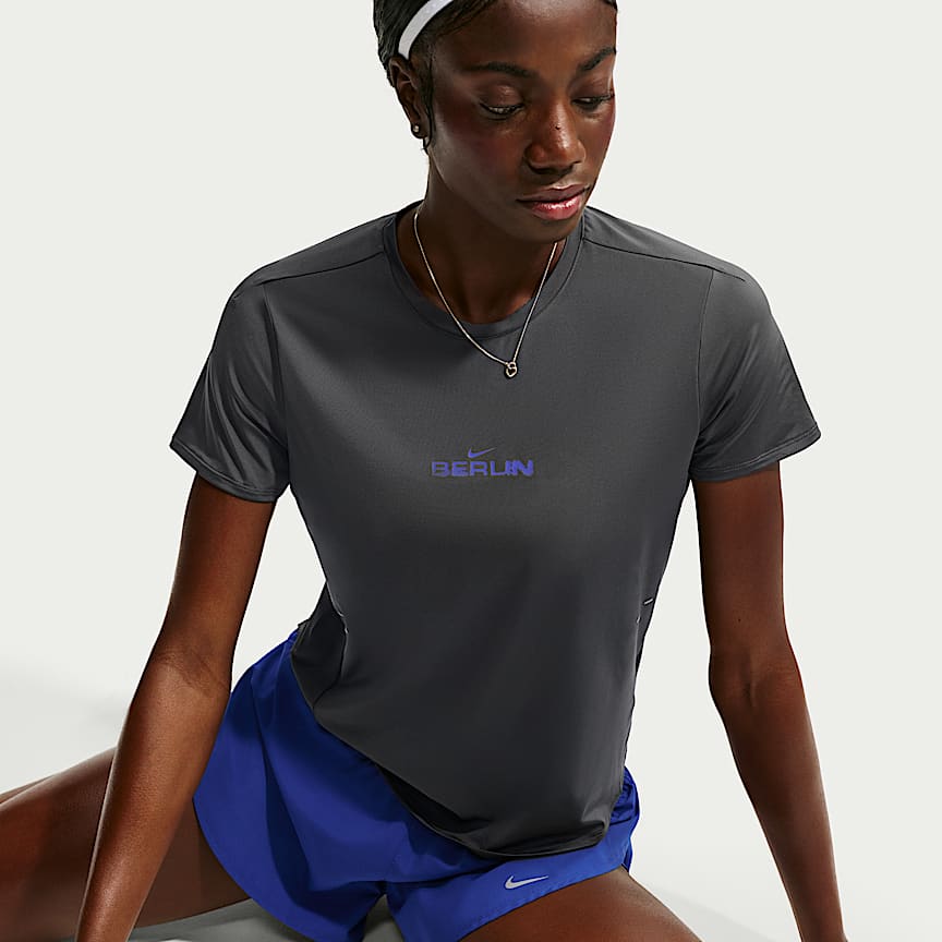 Jordan Sport Women's Mock-Neck Short-Sleeve Golf Top. Nike LU